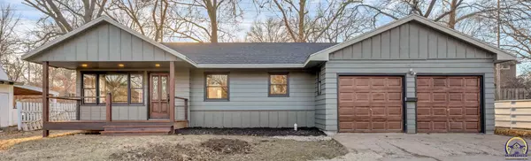 2741 SW Burlingame RD,  Topeka,  KS 66611