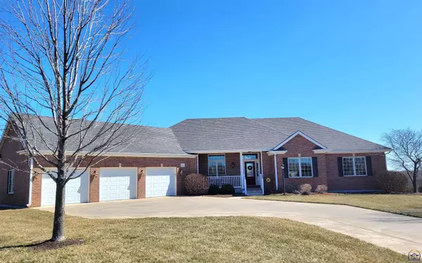 4540 SW Deer Trail ST, Topeka, KS 66610