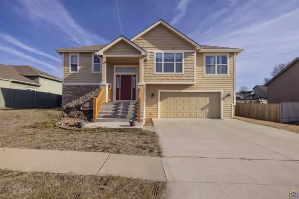 1017 Meadowbrook LN, Junction City, KS 66441