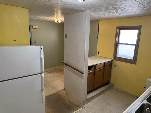 506 SE Lafayette ST Topeka, KS 66607