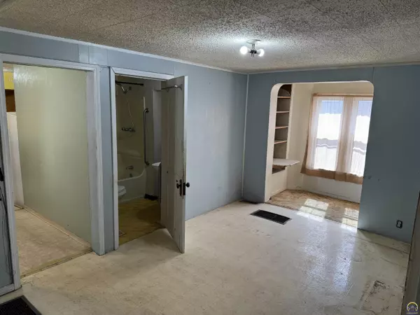 506 SE Lafayette ST Topeka, KS 66607