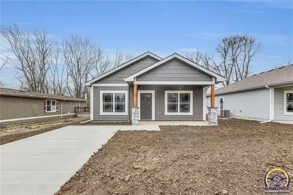 844 E Hamblin St, Ottawa, KS 66067