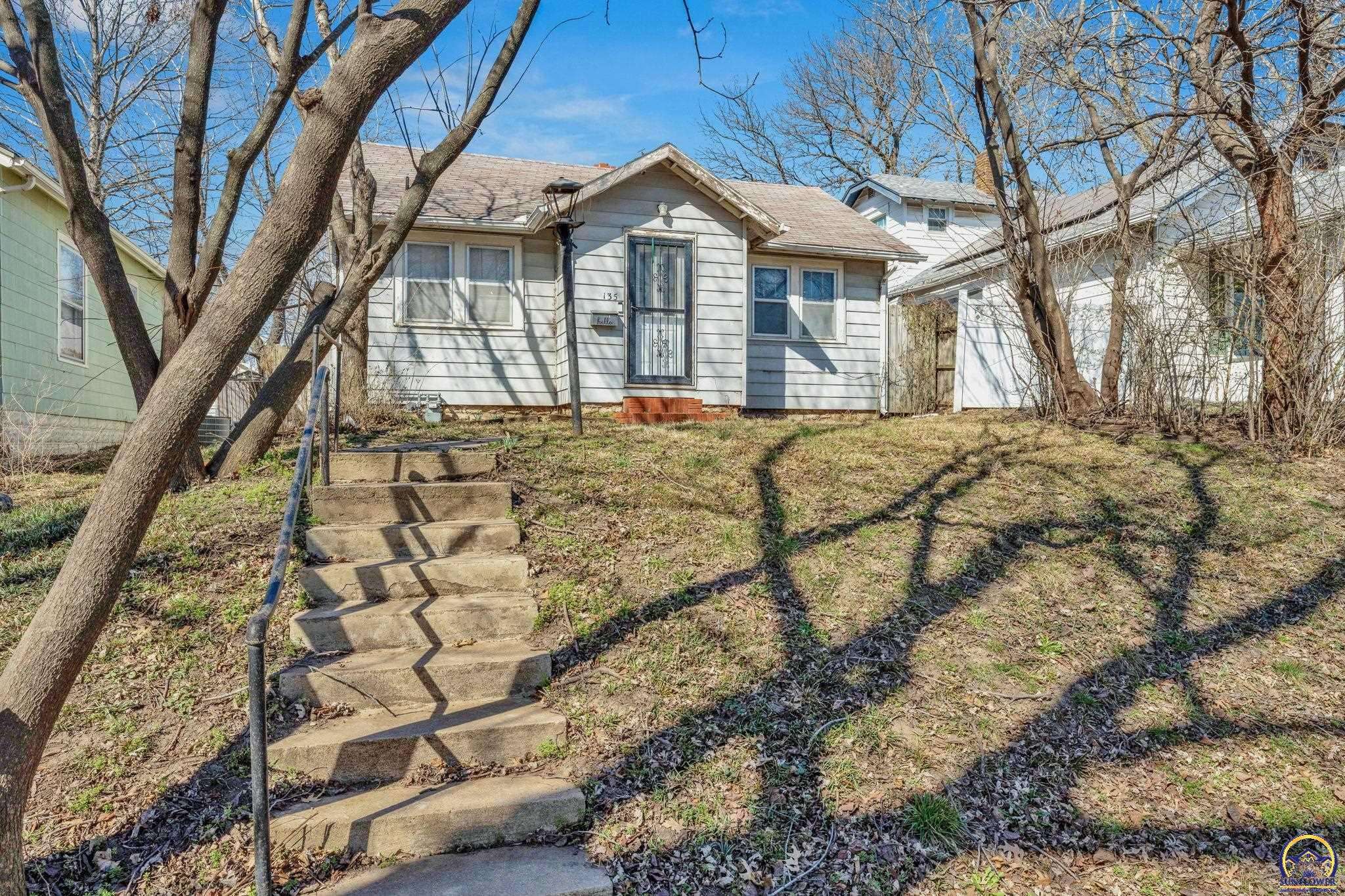 135 NW Quinton AVE, Topeka, KS 66606