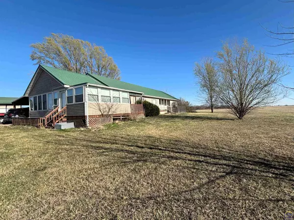1175 Quail RD, Burlington, KS 66839