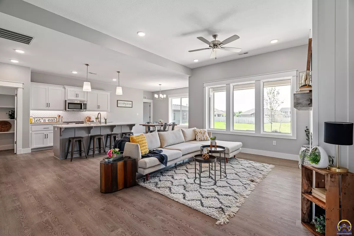 Topeka, KS 66614,8009 SW 26th TER