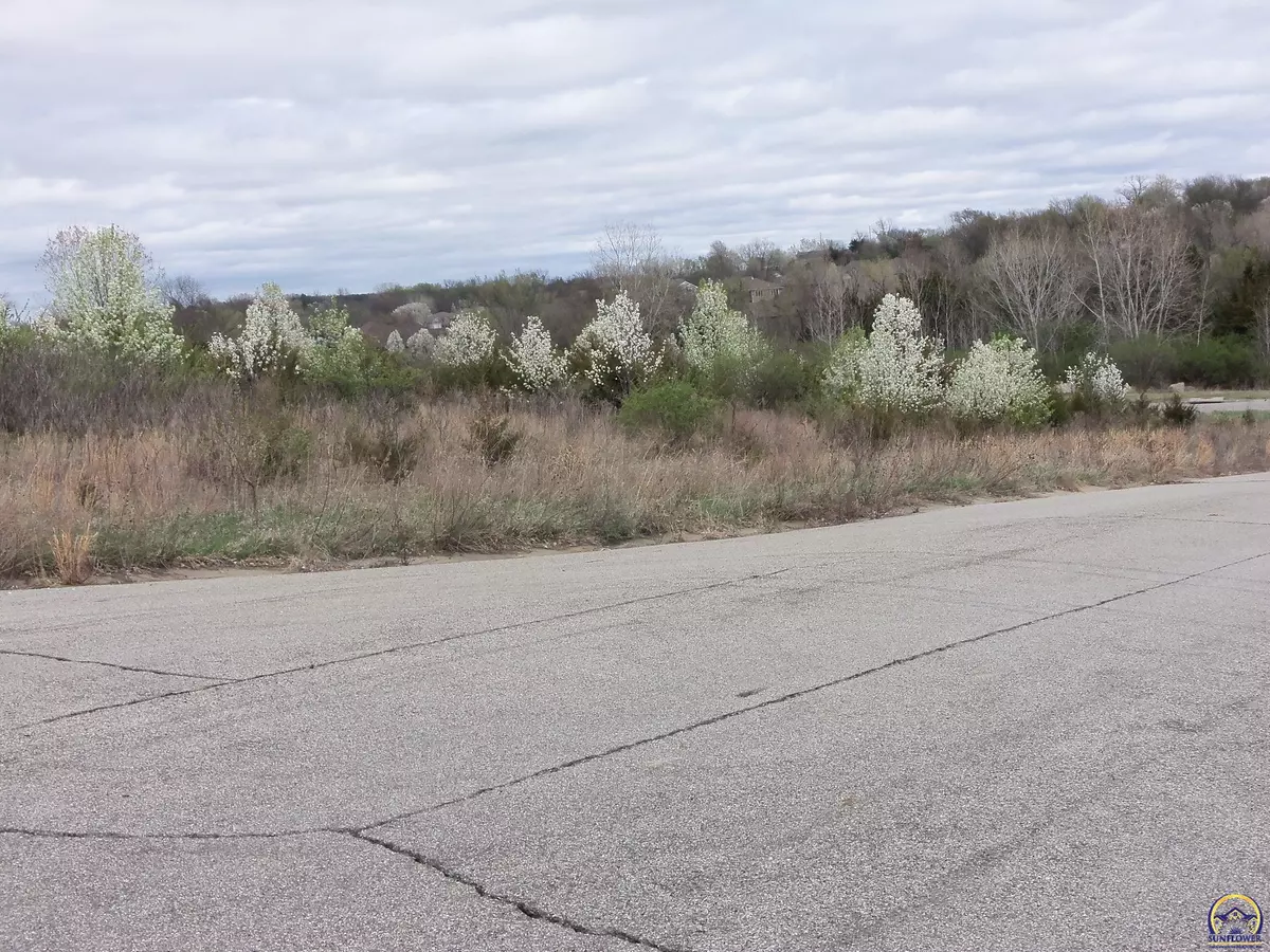 Topeka, KS 66610,6322 SW 46th Pk