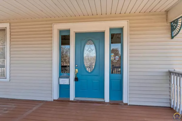 Topeka, KS 66603,705 SW 6th Ave