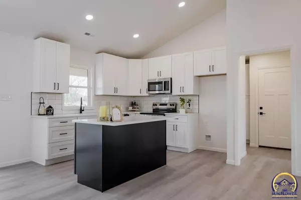 Topeka, KS 66608,1920 NW 8th St