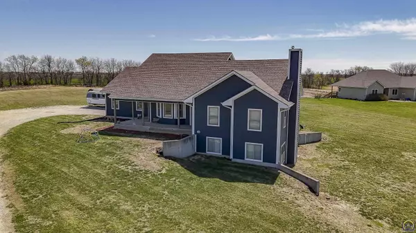 11502 218th Rd, Holton, KS 66436
