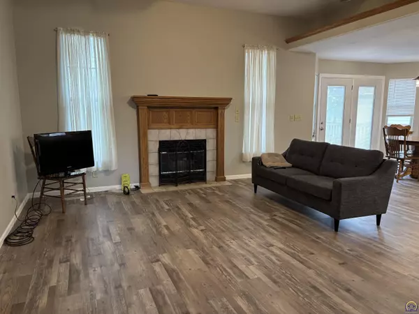 Emporia, KS 66801,1907 Deerbrook Lane