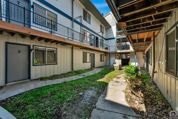 Topeka, KS 66612,817 SW Tyler ST