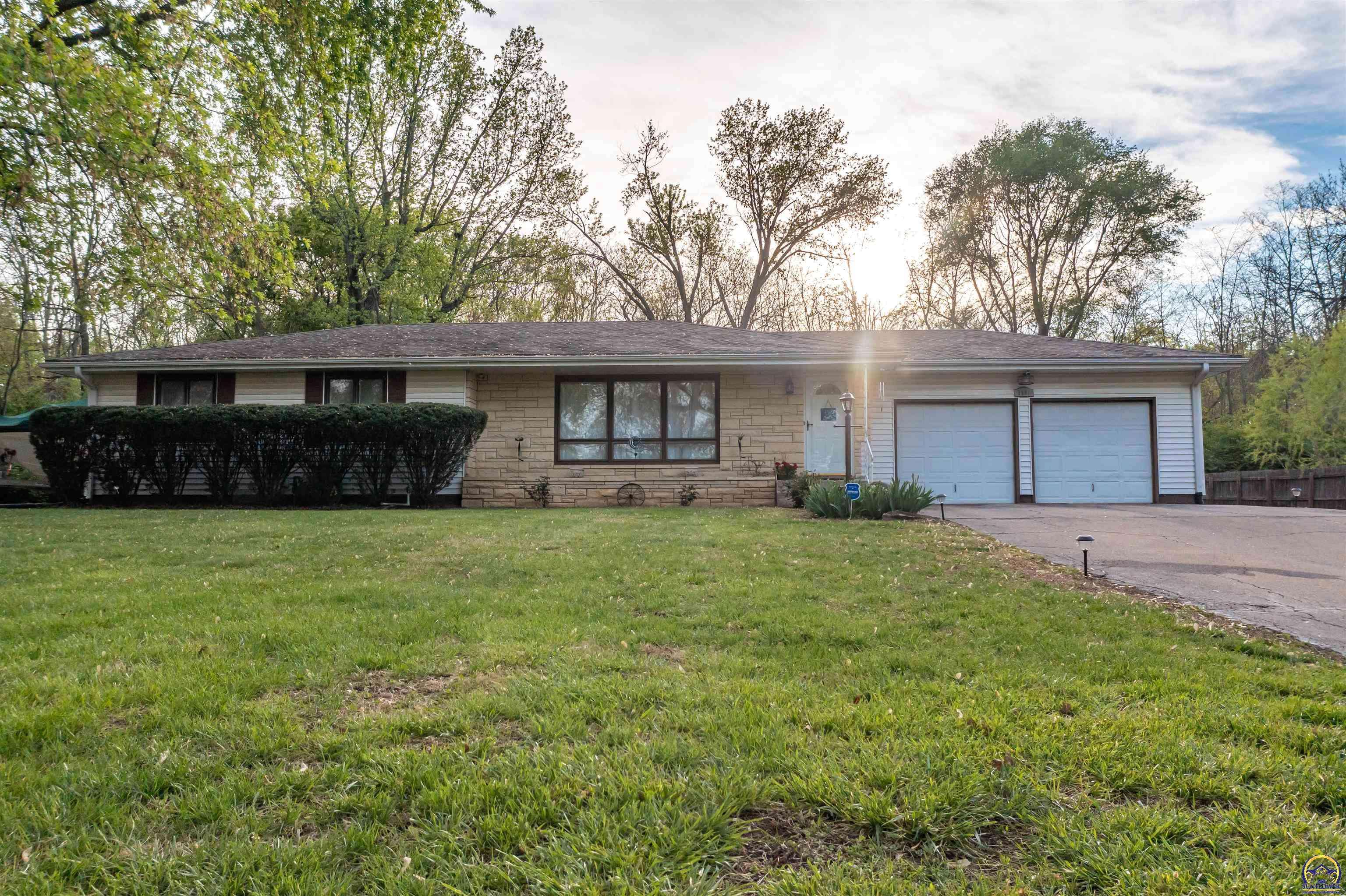 Topeka, KS 66617,3607 NW Rochester RD