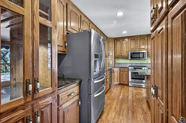 Topeka, KS 66610,3835 SW Wood Valley DR