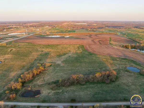 Lawrence, KS 66049,6800 Lakeview RD