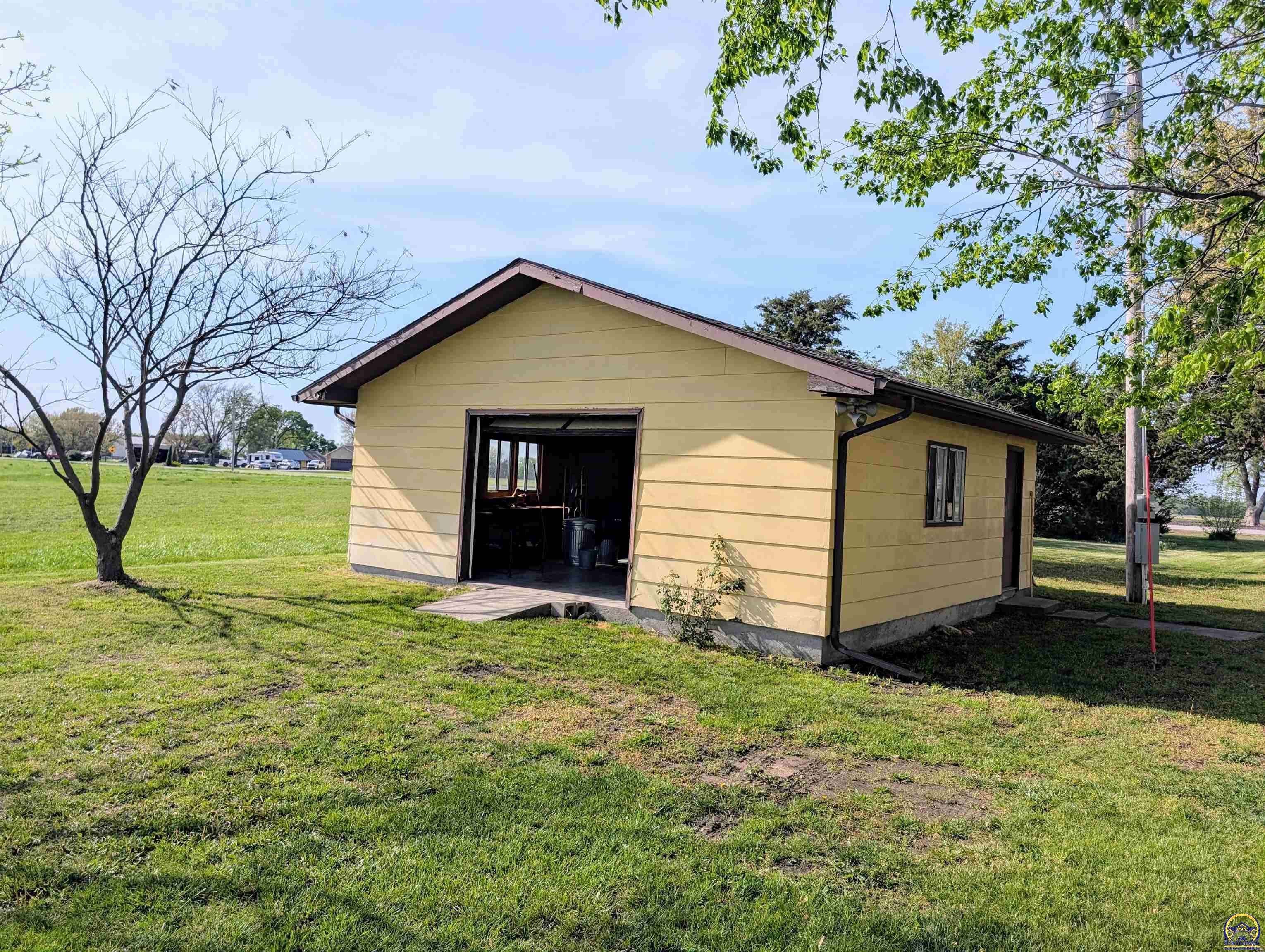Burlington, KS 66839,1227 13th ST