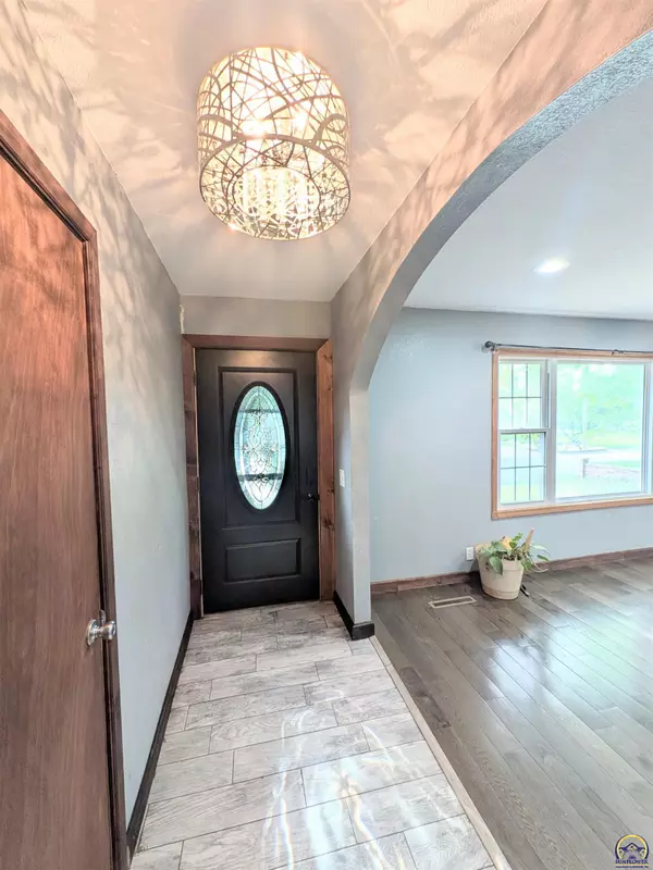 Emporia, KS 66801-6432,938 Luther St