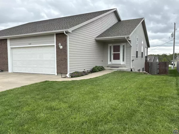 4428 SE Oakview LN, Topeka, KS 66609