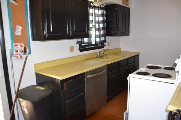 Lyndon, KS 66451-9999,428 E 10th St