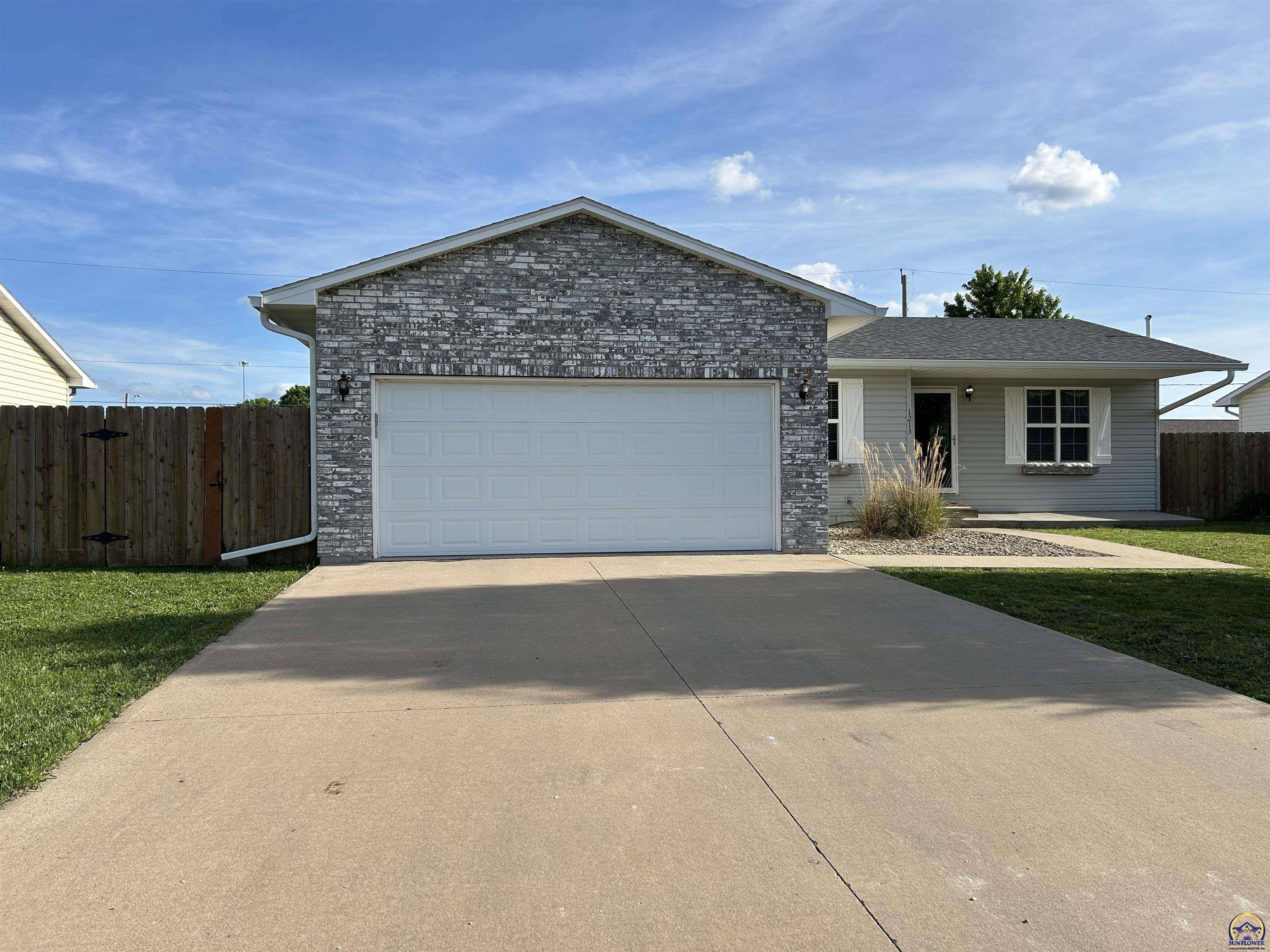 Emporia, KS 66801,1213 Sunflower Way
