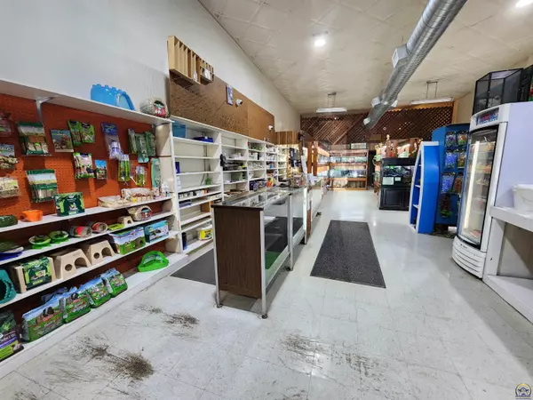 Emporia, KS 66801,621 Commercial St