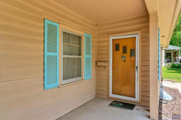 Topeka, KS 66614,2117 SW Indian Trail