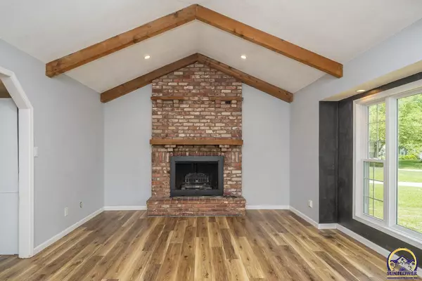 Topeka, KS 66605,3839 SE Fair Meadows PL