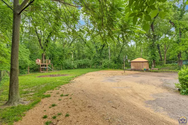 Topeka, KS 66614,4918 SW 28th ST