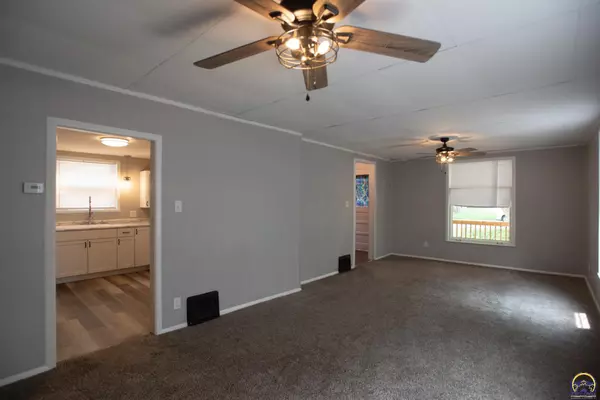 Topeka, KS 66606,111 SW Fillmore ST