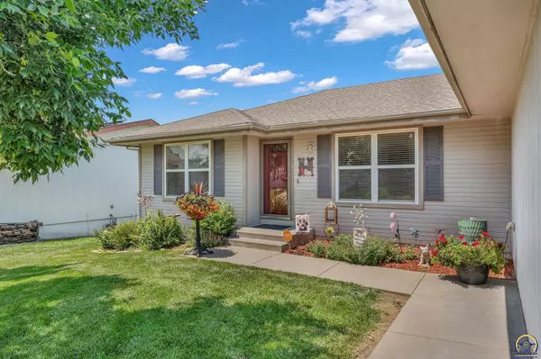 Topeka, KS 66609,114 SE 44th Pkwy