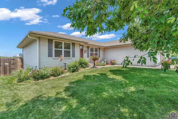 Topeka, KS 66609,114 SE 44th Pkwy