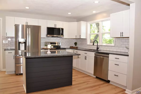 Lyndon, KS 66451-9999,701 Elm ST