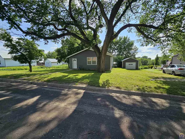 Centralia, KS 66415,805 5th ST