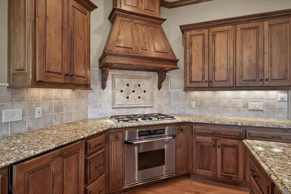 Topeka, KS 66610,3742 SW Clarion Park DR