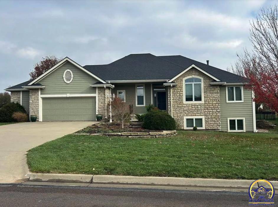 1214 Signal Lake Ct, Baldwin City, KS 66006