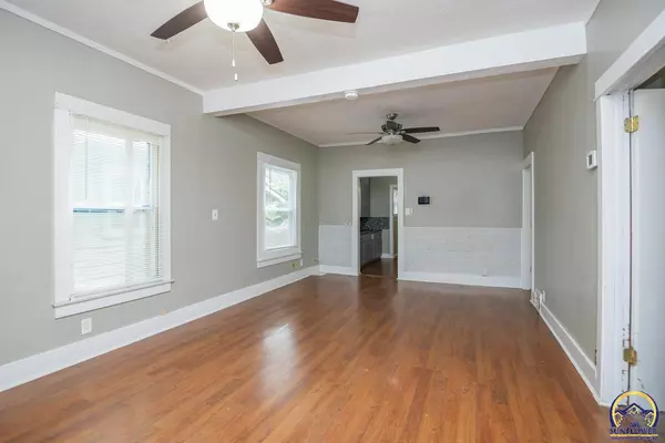 Topeka, KS 66604,1184 SW Boswell AVE