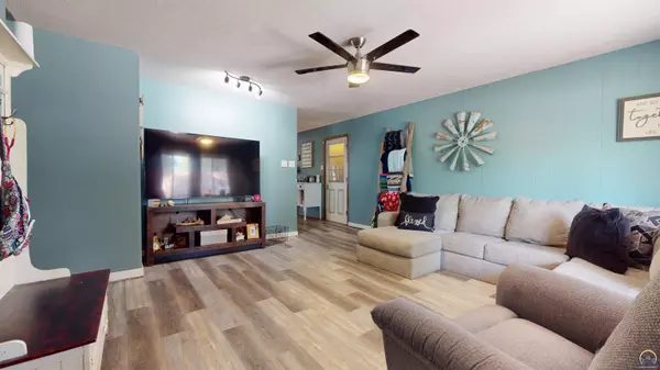 Topeka, KS 66614,3901 SW 26th ST