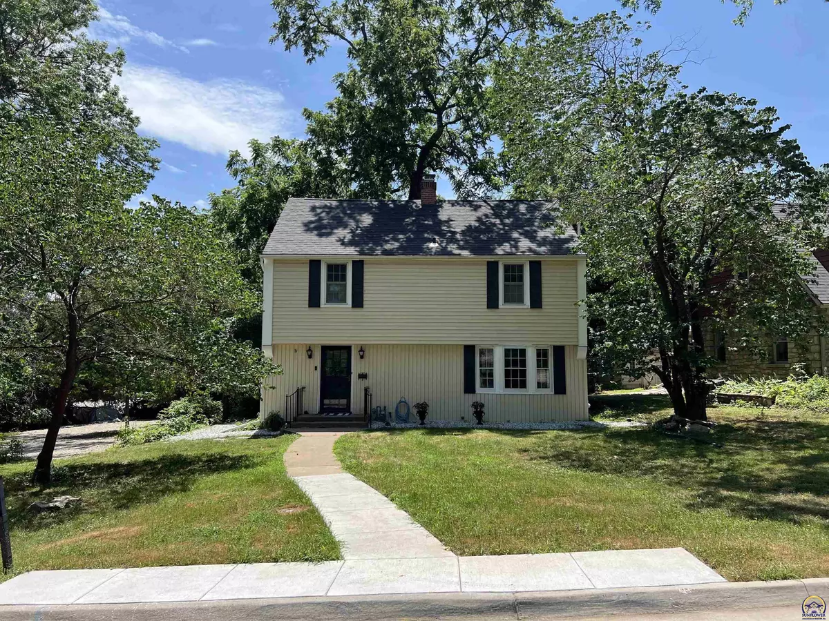 Topeka, KS 66611,2410 SW Granthurst AVE