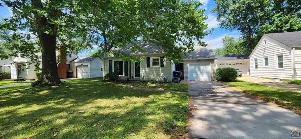 829 SW Webster AVE, Topeka, KS 66606