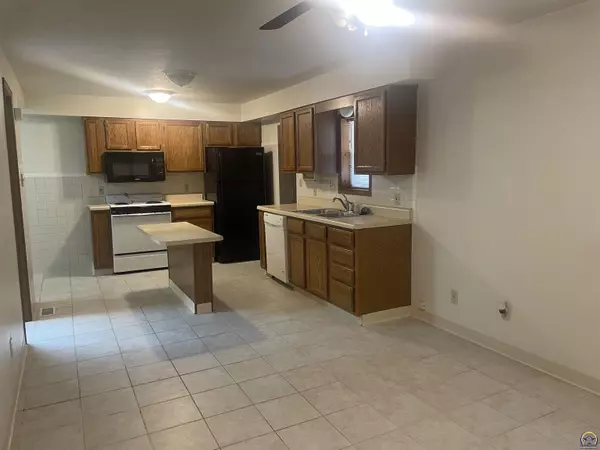 Topeka, KS 66606,226 NW Knox AVE