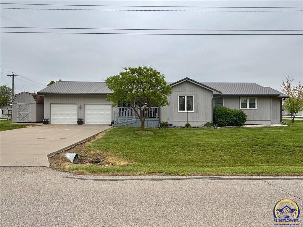 1111 Cleveland, Burlington, KS 66839