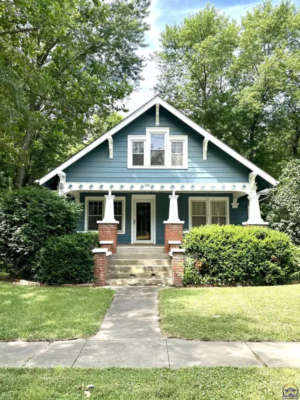 303 N Mission RD, Council Grove, KS 66846