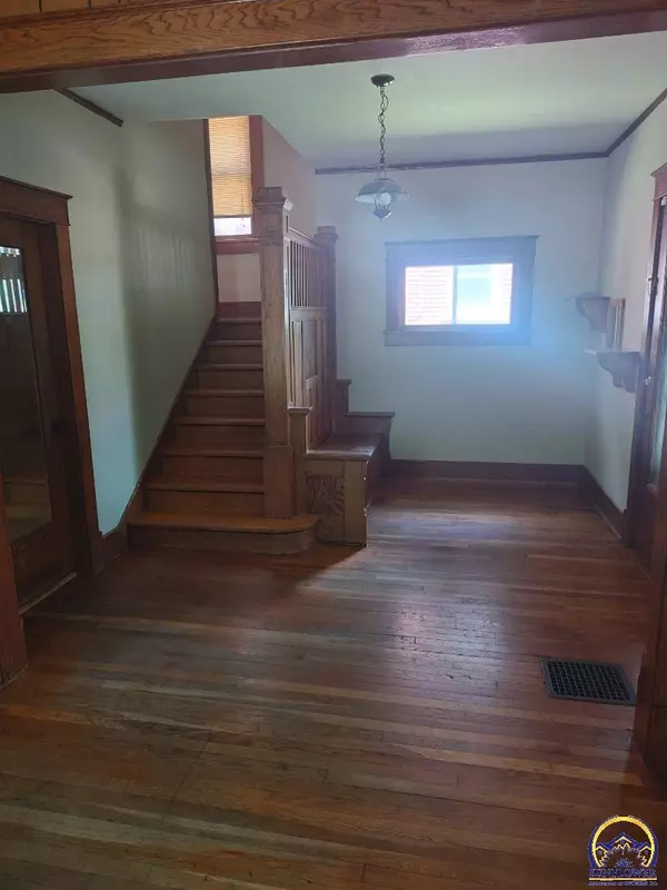 Topeka, KS 66603,135 SW Taylor ST