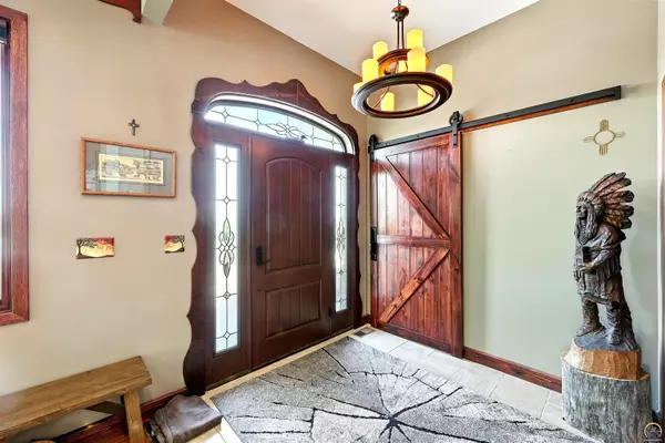 Topeka, KS 66610,6010 SW Douglas RD