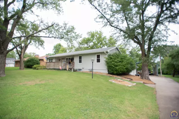 Topeka, KS 66617,5226 NE Indian Creek RD