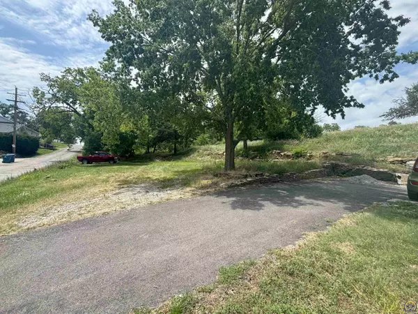 Madison, KS 66860,522 W Lincoln ST