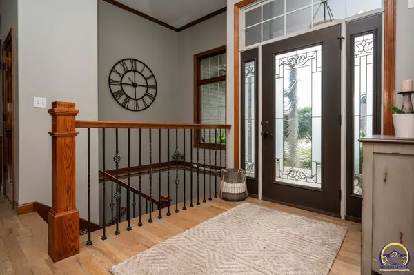 Topeka, KS 66618,4907 NW Linwood DR