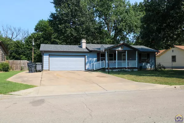 108 S Sylvan St, Emporia, KS 66801-4912