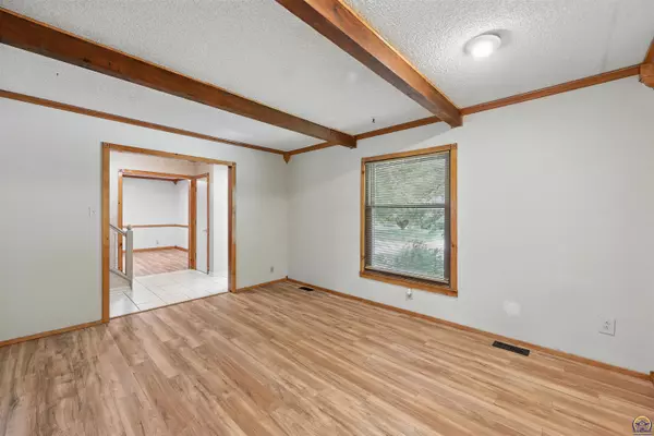 Topeka, KS 66611,3416 SW Jardine TER