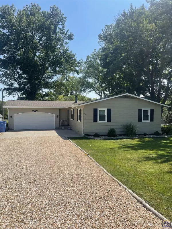 525 NE Edgewood DR,  Topeka,  KS 66617