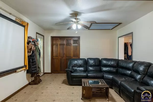 Topeka, KS 66617,1501 NE Calhoun Bluff TER